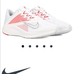Women’s Nike quest 3 new